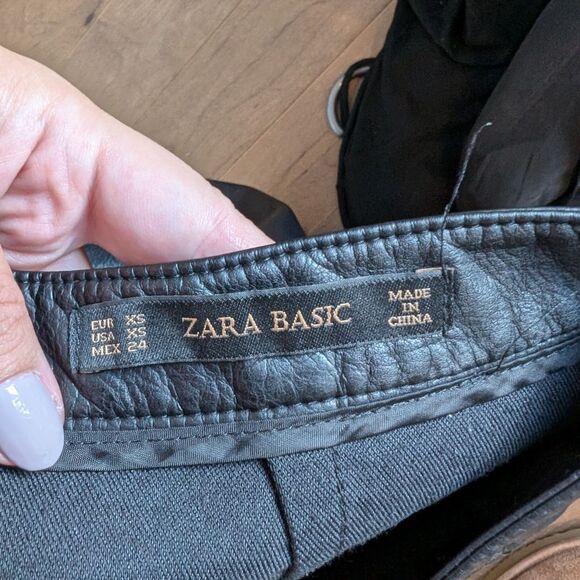 Zara/Faux Leather Skirt Sz XS - Picture 4 of 4